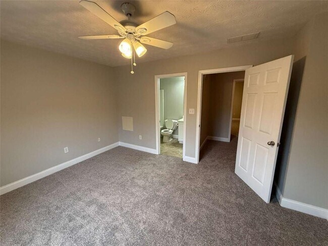 Photo - 105 Westchester Dr