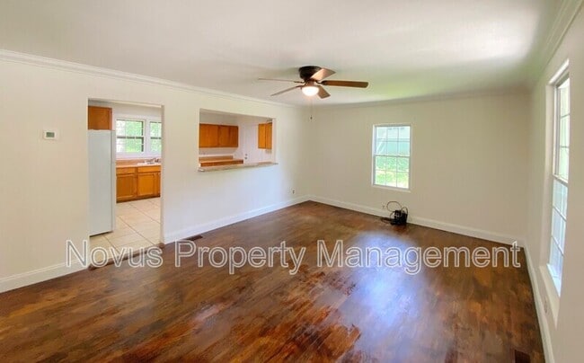 Photo - 136 Watson St