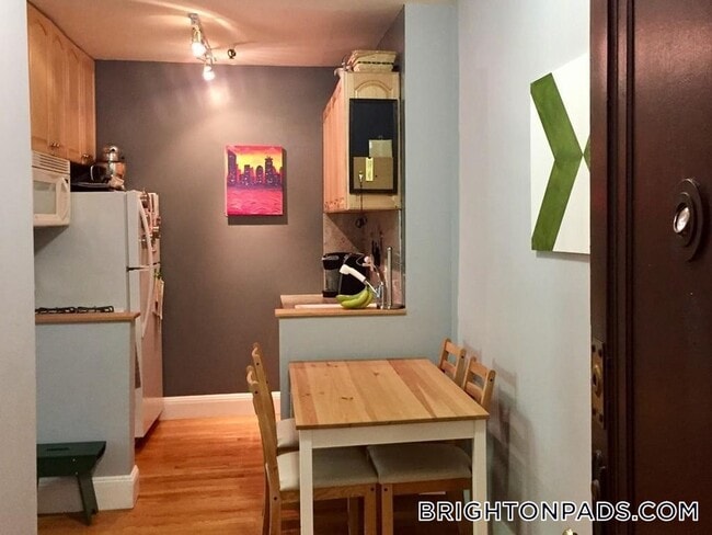 Photo - 2001 Commonwealth Ave Unit 2