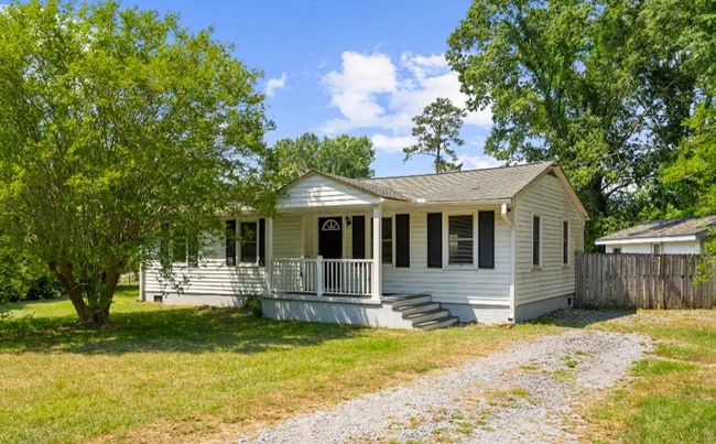 Building Photo - 2217 Doris Dr