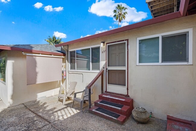 Building Photo - 837 Laurel Ave