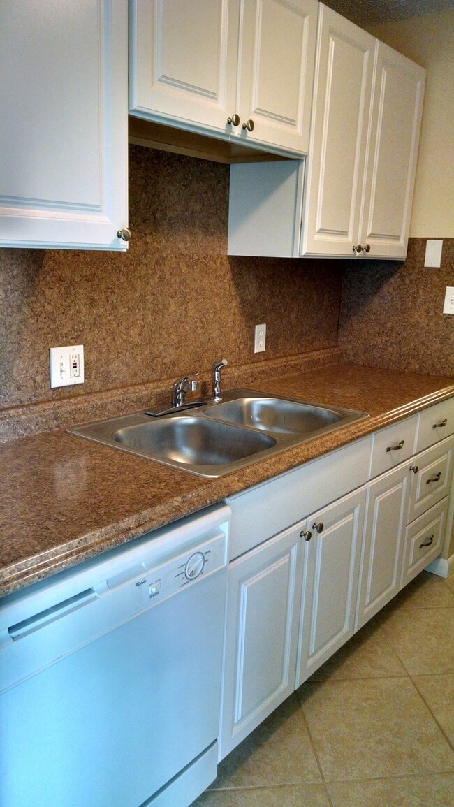 Building Photo - 4934 Hazner St Unit 4934