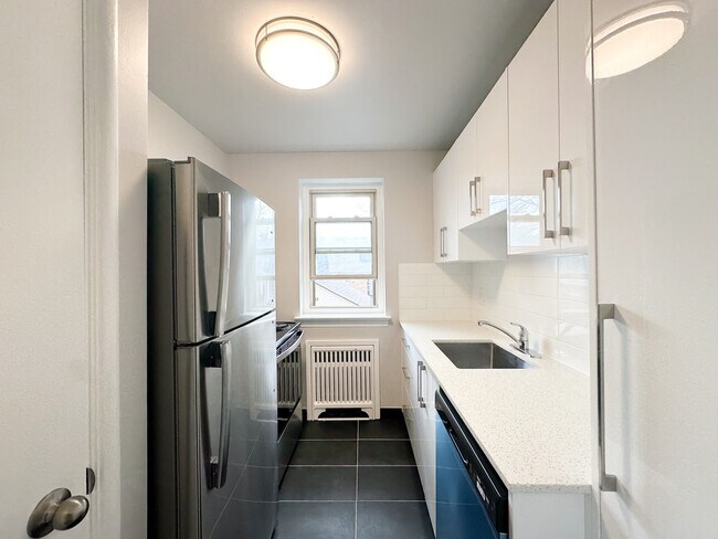 Photo - Montgomery Apartments