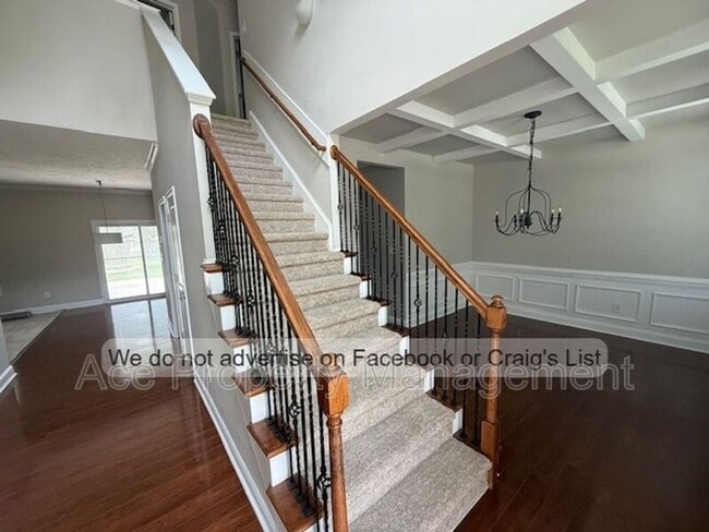 Photo - 2427 Kimbolton Drive