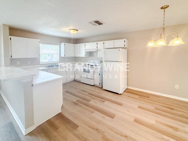 Photo - 4021 E Louisiana Ave