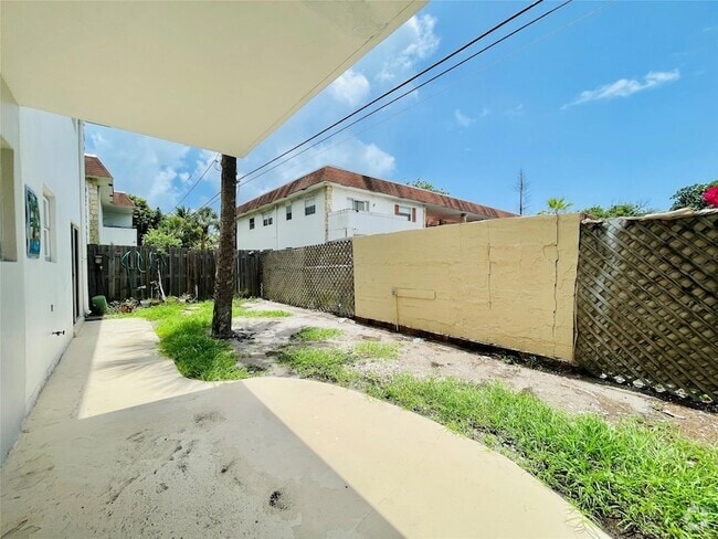 Building Photo - 320 SW 1st St Unit 2D Rental
