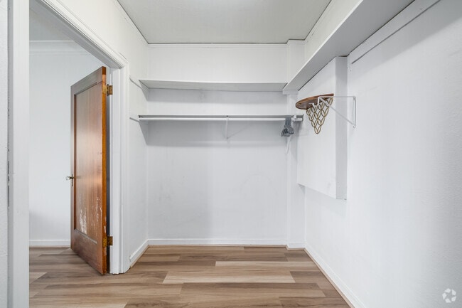 Studio - 475SF