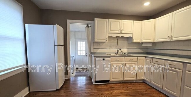 Photo - 309 Webster St