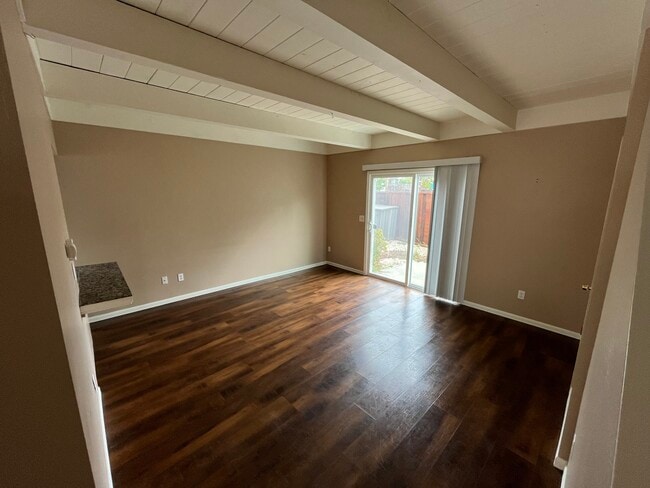 Photo - 320 Berry St Unidad A