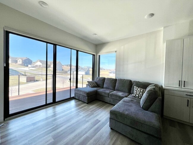 Building Photo - Modern Condo on West Side of Manhattan!