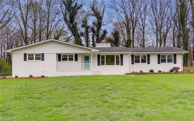 Building Photo - 1145 Twin Oak Dr