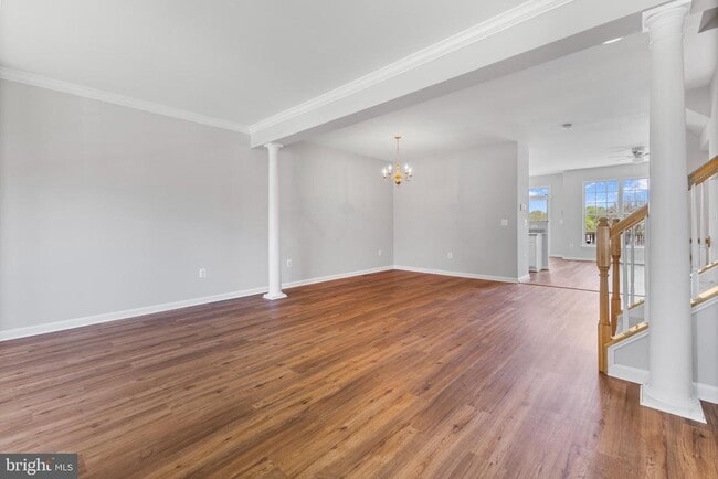 Photo - 2925 Rotterdam Loop