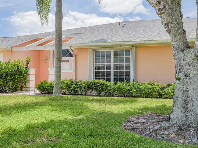 Photo - 847 Lake Orchid Cir