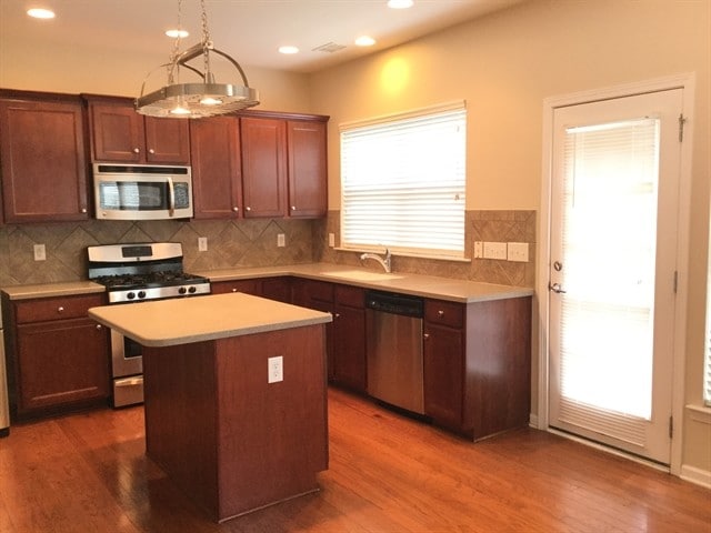 Photo - 10820 River Oaks Dr NW