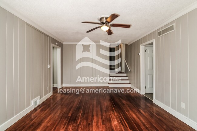 Photo - 2736 N Beltline Blvd