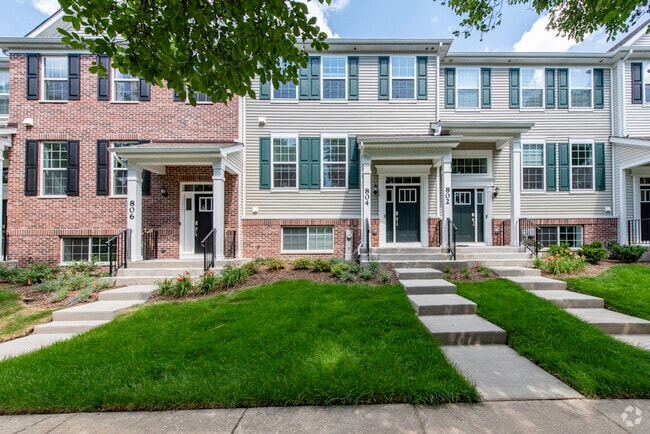 Building Photo - 804 Neubauer Circle Rental