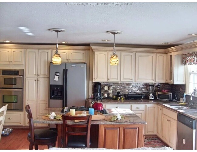 Photo - 6528 Maccorkle Ave SE