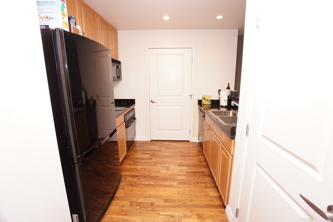Photo - 975 Lincoln St