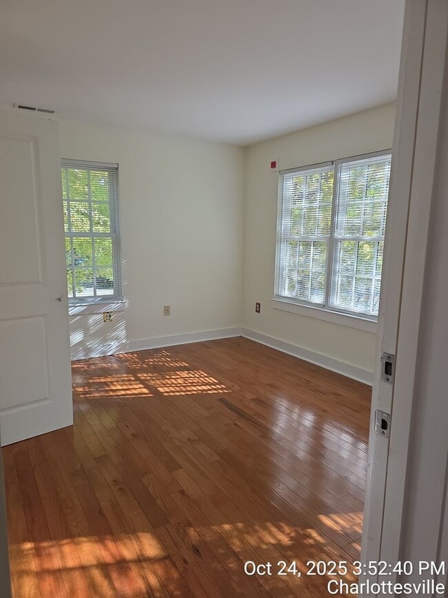 Photo - 419 17th St NW