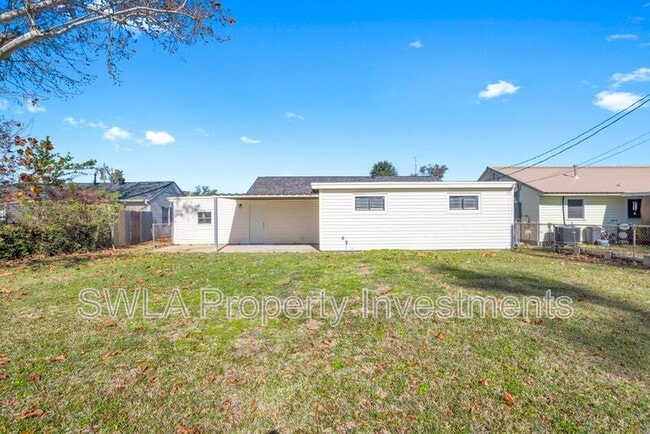 Photo - 1600 E School St