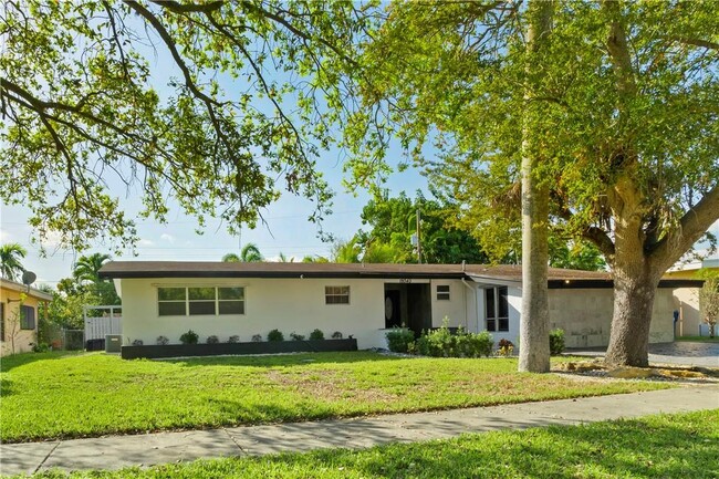 Photo - 19340 NE 19th Ave House