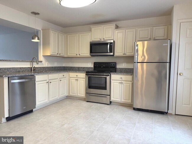 Photo - 211 Merrill Ct