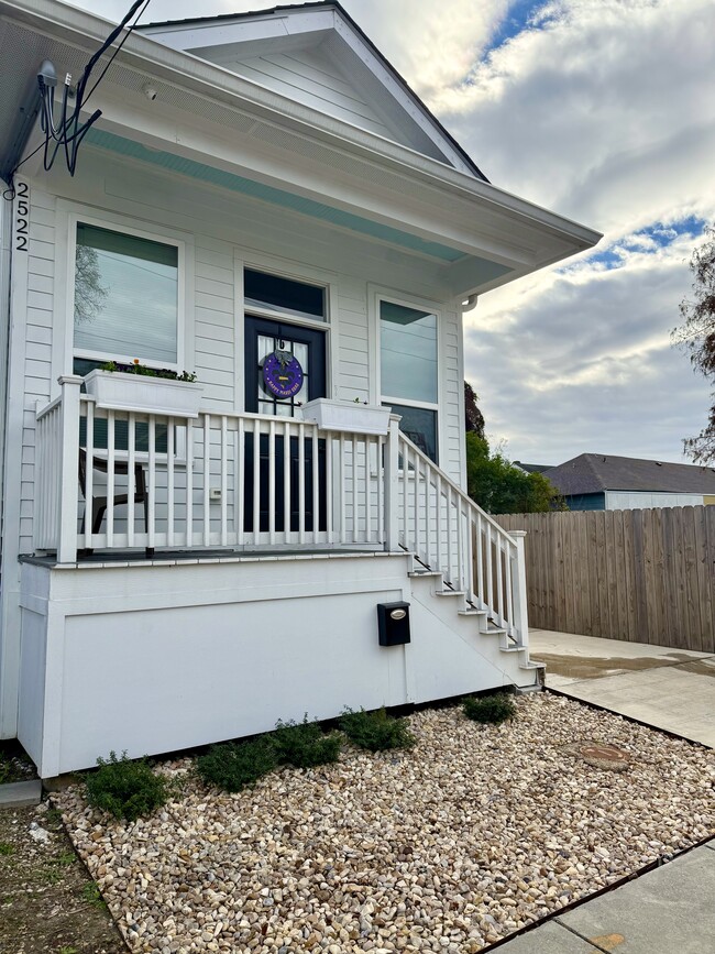 Building Photo - 2522 N Galvez St Rental