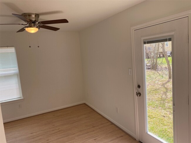 Building Photo - 3722 Putnam Dr