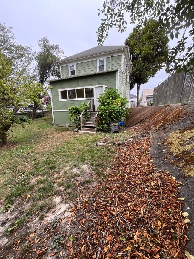 Building Photo - 895 7th St Rental