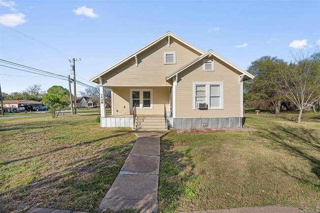 Building Photo - 408 S Gabriel St