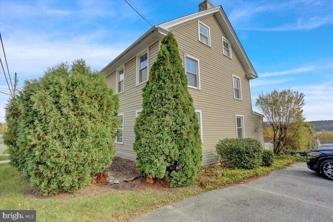 Photo - 3208 Main St