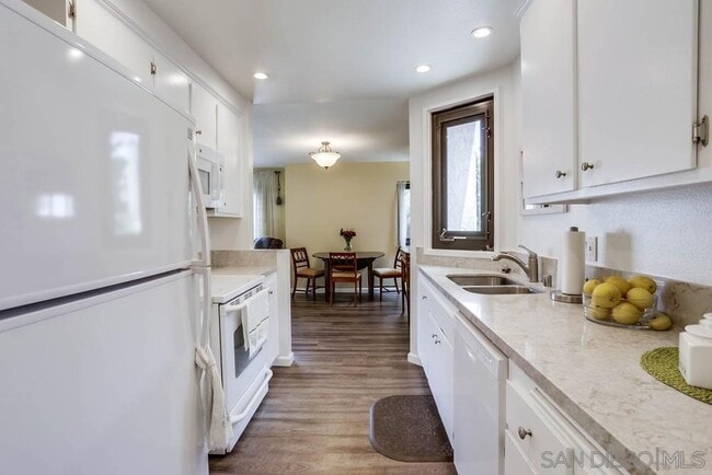 Photo - 3960 Voltaire St