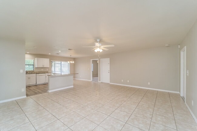 Photo - 1009 Nicholas Pkwy W