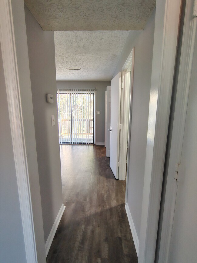 Photo - 16 Duiguid Dr