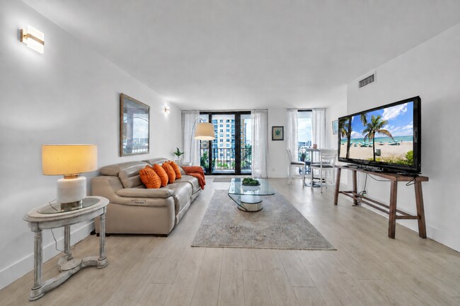 Living room - 2401 S Ocean Dr Unit 5th floor