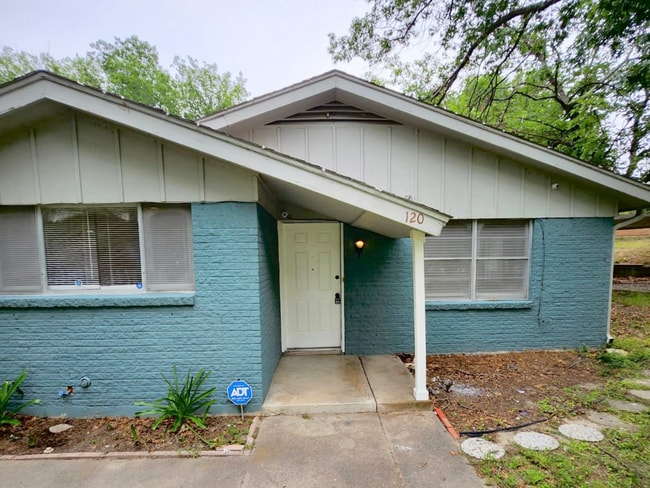 Building Photo - 120 Glenhaven Dr