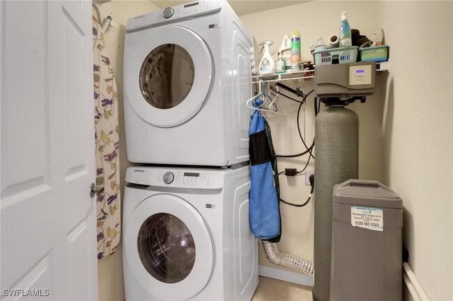 Building Photo - 20281 Estero Gardens Cir Unit 201