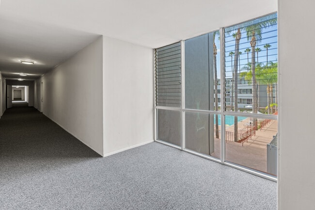 Photo - 4915 Tyrone Ave Unit 215