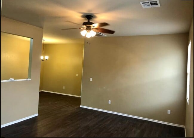 Photo - 100 Barrett Pl