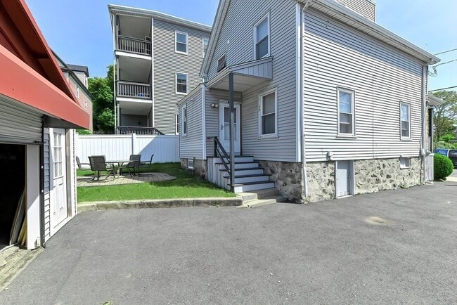 Building Photo - 9 Dell St Unit 1 Rental