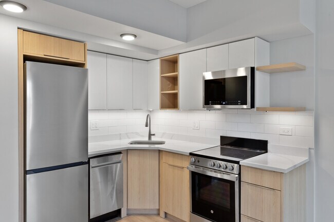 Photo - 1634 W Howard St Unit 211