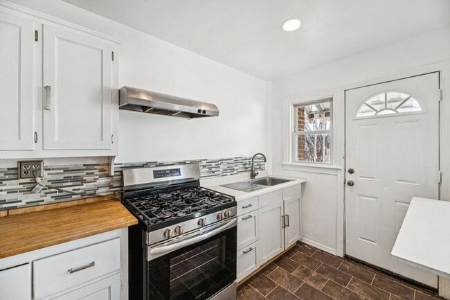 Photo - 2521 Benning Rd NE