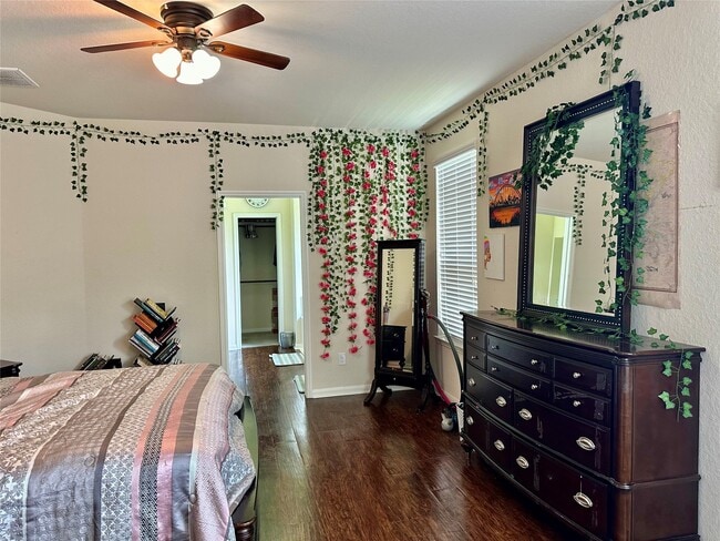 Photo - 18622 Each Elm Way