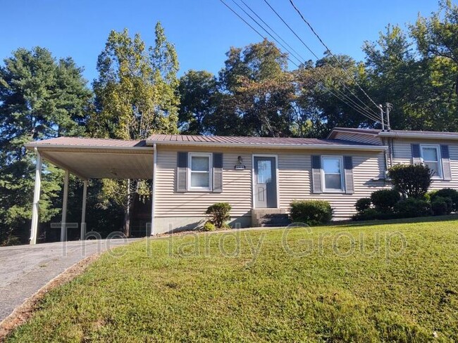 Building Photo - 800-B N Vine St