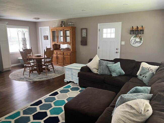 Photo - Charming 3BR/2BA one-level house