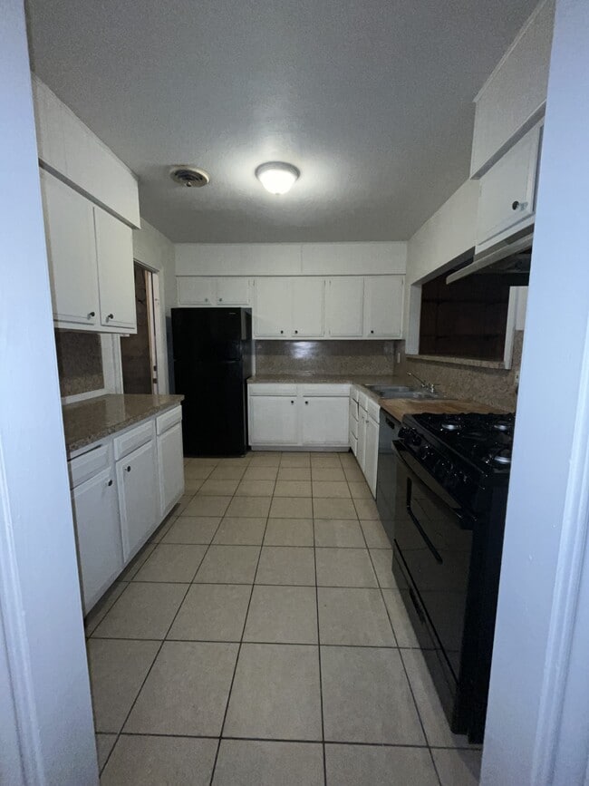 Photo - 12 Putnam Ave