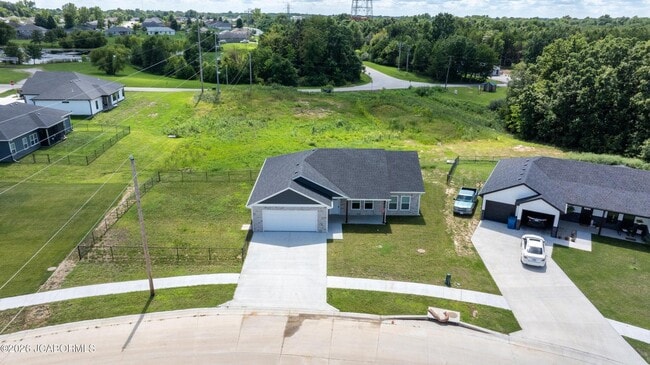726 Vine Dr