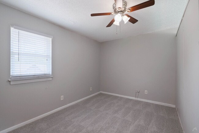 Photo - Hampton Hall Apartments