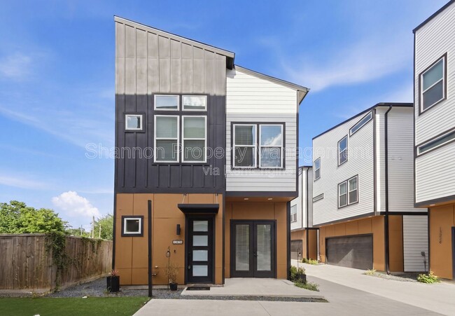 Photo - 1307 Bayou St