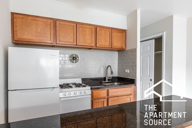 Photo - 5847 N Winthrop Ave Unit 101